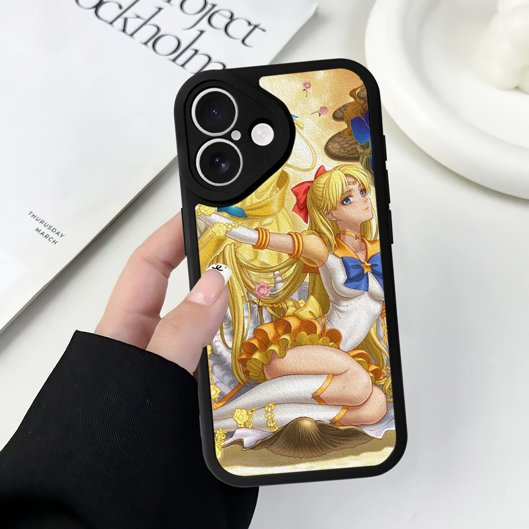 （画像用） 美少女戦士セーラームーン Sailor Moon 【iPhone 16シリーズ対応】シリコンスマホケース（レザー調） 材質：シリコン